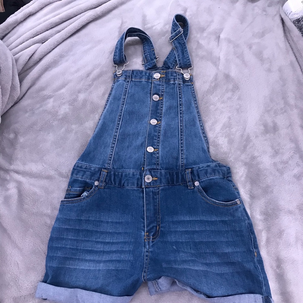 Short denim overalls